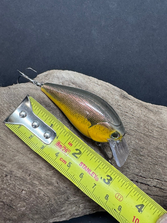 1.5 square bill crank bait 4-8 ft Dive